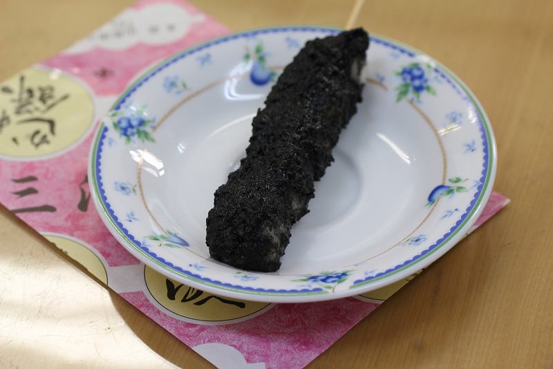 モザイクモール催事場の三浦屋の胡麻団子 モザイクモール催事場の三浦屋の胡麻団子